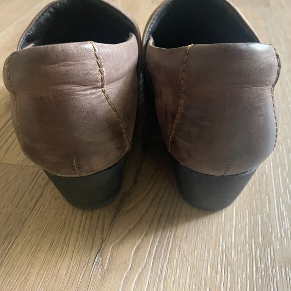 Born Women's Brown Leather Slip-On Clog Shoes Almond Toe Size: 7 - Picture 10 of 10